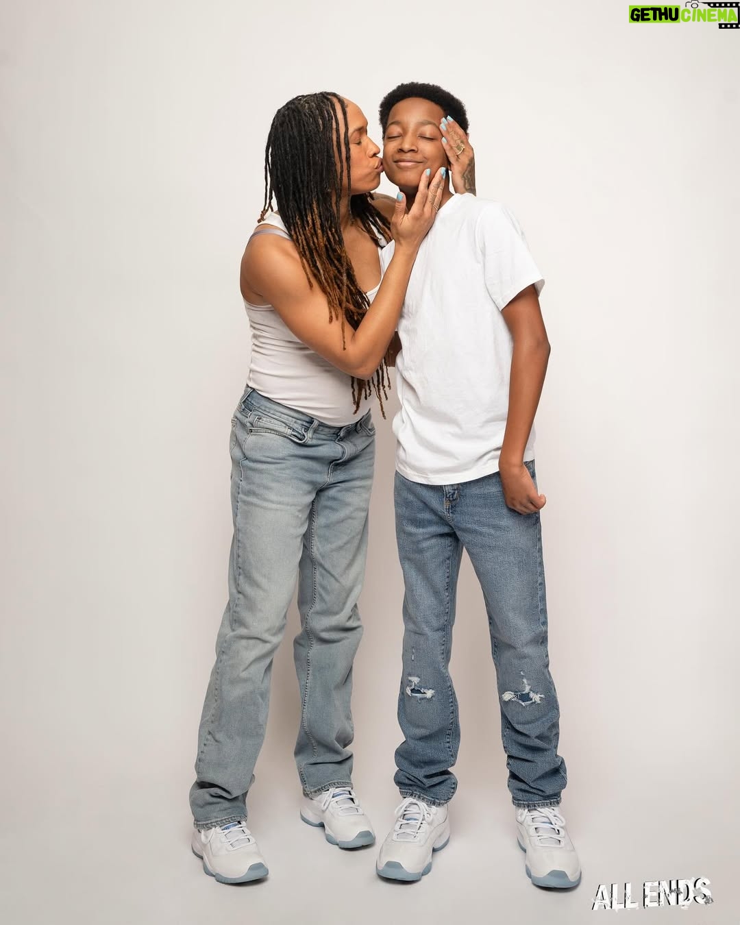 Jessica McDonald - 4K Likes - Family š„¹ā„ļø
