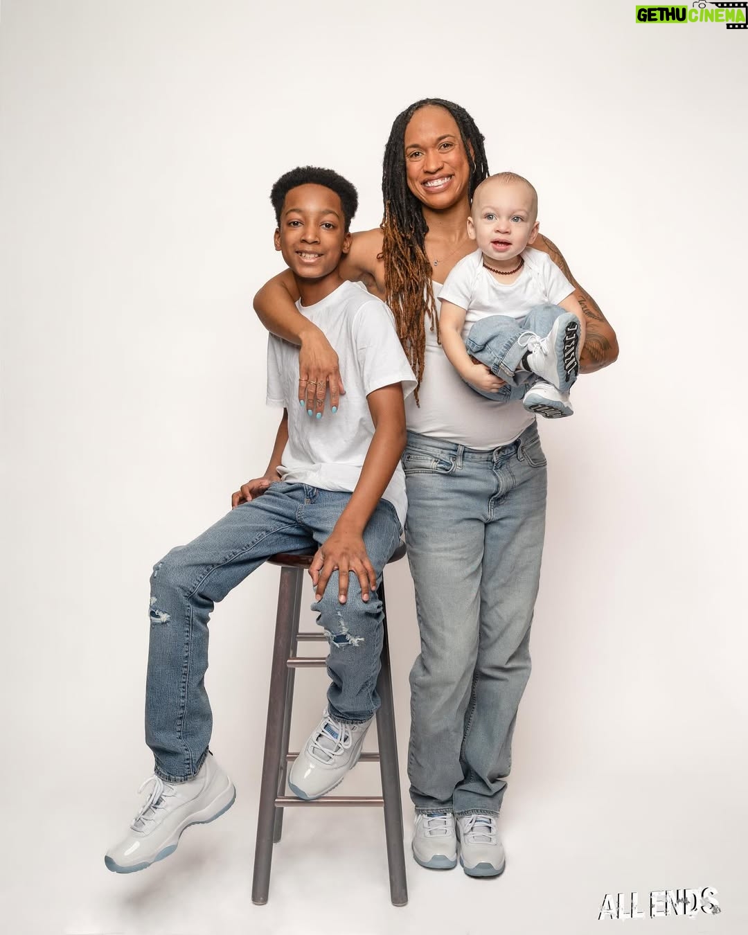 Jessica McDonald - 4K Likes - Family š„¹ā„ļø