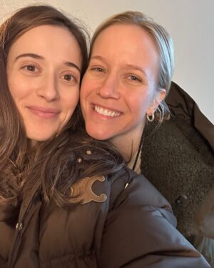Jessy Schram Instagram - Fresh faced and ready to rumble. Thanks @spaderma_medspa and @theoakvillechicago for a Saturday morning that filled the happy meter and left a lasting glow ✨#hydrafacial #thesepeoplearehappymakers