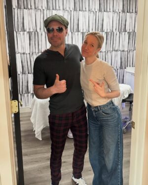 Jessy Schram Instagram - Fresh faced and ready to rumble. Thanks @spaderma_medspa and @theoakvillechicago for a Saturday morning that filled the happy meter and left a lasting glow ✨#hydrafacial #thesepeoplearehappymakers