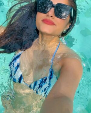 Jia Mustafa Instagram - Here’s a little round up⛱️

Also, can’t leave this here without mentioning a few places that I absolutely loved on this visit.. 

@slowtidegoa (great view & a lip smacking menu)
@comoaguagoa (loved the cocktails & stuffed myself with the paprika flavoured pasta) 
@avataara_resort_goa (clean, green, warm, perfectly located & all things needed for a comfortable stay) 
@artjunagoa always the best ambience (and the best coffee)