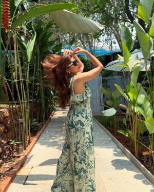 Jia Mustafa Instagram - Here’s a little round up⛱️

Also, can’t leave this here without mentioning a few places that I absolutely loved on this visit.. 

@slowtidegoa (great view & a lip smacking menu)
@comoaguagoa (loved the cocktails & stuffed myself with the paprika flavoured pasta) 
@avataara_resort_goa (clean, green, warm, perfectly located & all things needed for a comfortable stay) 
@artjunagoa always the best ambience (and the best coffee)