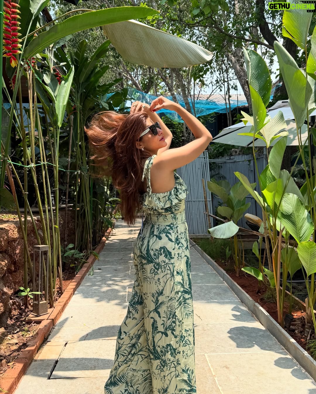 Jia Mustafa - 2.6K Likes - Here’s a little round up⛱️
Also, can’t leave this here without mentioning a few places that I absolutely loved on this visit..
@slowtidegoa (great view & a lip smacking menu)
@comoaguagoa (loved the cocktails & stuffed myself with the paprika flavoured pasta)
@avataara_resort_goa (clean, green, warm, perfectly located & all things needed for a comfortable stay)
@artjunagoa always the best ambience (and the best coffee)