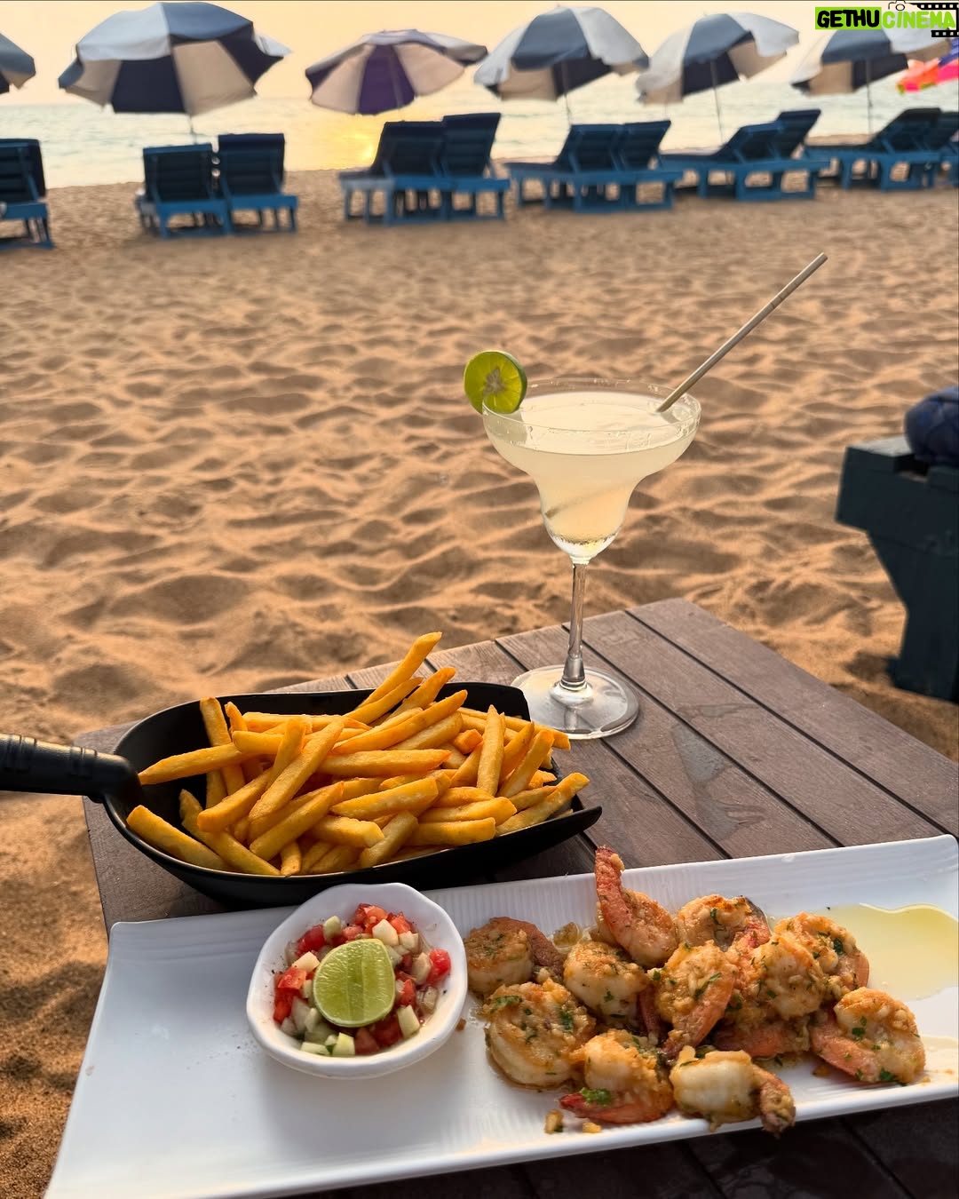 Jia Mustafa - 2.6K Likes - Here’s a little round up⛱️
Also, can’t leave this here without mentioning a few places that I absolutely loved on this visit..
@slowtidegoa (great view & a lip smacking menu)
@comoaguagoa (loved the cocktails & stuffed myself with the paprika flavoured pasta)
@avataara_resort_goa (clean, green, warm, perfectly located & all things needed for a comfortable stay)
@artjunagoa always the best ambience (and the best coffee)