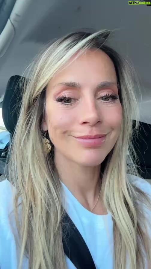 Joana Amaral Dias - 2K Likes - 📣Ontem, a comunicação social, em vez de ficar preocupada com Pedro Nuno Santos ter ficado indevidamente com  203 MIL EUROS em subsídios de deslocação, ficou preocupada com eu o confrontar com o roubo! 😂  isto ilustra o estado da nação! 
❌PNS recebeu-os enquanto tinha casa em #Lisboa! É um FACTO! Ou seja, as deslocações para São João da Madeira foram viagens fantasma 👻 , viagens que nunca se concretizaram. 
Essa é que é questão ! Tenha um pingo de vergonha e devolva o dinheiro aos portugueses! 💰
Quem também devia ter vergonha são muitos comentadores (alguns com responsabilidades) que só disseram disparates sobre isto, mentindo à descarada e distorcendo tudo. Depois, admiram-se que sejam #jornalixo. 

🔍 Vamos continuar a exigir transparência, verdade e responsabilidade.
⚠️‼️Portugal não é um país pobre. É um país roubado por elites corruptas! 
📣Vamos, Portugal! 🇵🇹 
💪🏻Sem medos! 💚💛❤️

#votaemti #JoanaAdn #VotaADN  #JoanaComOPovo 
#joanadopovo 
#partidoadn #ElefanteNaSala  #SomosAlternativa #ADN #joanaamaraldias
#legislativas2025