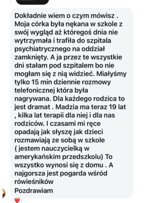 Joanna Koroniewska Instagram - Podobno dzięki @maciej_dowbor miałam serial “M jak miłość”. Teraz dzięki @dotindotin @zrobmysobiedom.tvn.🤦‍♀️🤦‍♀️🫣
Zastanawiam się jeszcze co dala mi @katarzyna_dowbor_official … Wiem. Załatwiła mi studia na Łódzkiej Filmówce. 🤦‍♀️
To,że ludzie i ich agresja i wymysły nie przestali mnie zadziwiać to jedno. Ale to ile załamanych rodziców pisze do mnie, że ma dość… To mnie totalnie załamuje..
Mają dość świata, w którym młody i bardziej wrażliwy człowiek nie ma już prawa żyć. Bo zmieniły się czasy. Bo trzeba być w grupach ludzi, którzy sieją nienawiścią. Wciąż do kogoś innego. Bo najważniejsze  to mieć na kim się wyżyć. 
Specjalnie dla Was i dla siebie spotkam się z Kobietą, którą naprawdę trzeba było namawiać na spotkanie. Spotkam  się z @kinga_szostko . Kobietą, która walczy z cyfrową przemocą, pomaga, monitoruje najciemniejsze media… Już 8 maja zrobimy live’a! Koniecznie zadawajcie nam pytania! Jeśli jeszcze nie znacie tej turbo kobiety zapraszam na jej profil. 

Nie ma tam żadnego mydlenia oczu. Jest prawda. O zwyrodnialcach dorosłych . o zwyrodnialcach dzieciach. I o cyberprzemocy. Jesteśmy w internecie. Wrzucając dzisiejsze stories wręcz zalaliście mnie kolejnymi historiami z ostatnich dni. Piękna 13 latka.. odeszła po cichu… Młody wrażliwy nastolatek Filip.. Czytając przemowę jego mamy na pogrzebie… Publikuję Wam ją tutaj… Cisną się łzy i zaciskają pięści.. Kolejna dziewczynka tym razem w Holandii. 💔💔💔
Musimy coś z tym zrobić. Na początek porozmawiamy o tym jak wyglądają takie treści w Internecie. Gdzie je młodzi ludzie znajdują. Jak do nich przemawiać. Ale też czego się spodziewać. Internet to poniekąd moja praca a ja sama jestem w szoku jak nadal niewiele wiem. I już na sam koniec. 

Hejt, który dziś zaprezentowałam jednak i mnie zabolał. Zwłaszcza ostanie zdanie. Że moje “idealne” małżeństwo to fikcja. Dlaczego zabolał? Bo te bzdury potem powielane są w mediach i czytają TE wypociny moje dzieci. Czy plotkarskie kanały też nie są współwinne?!!? Wyrażanie opinii to już nie jest tylko opinia a często przemoc. A ja nie spocznę póki czegoś z tym nie zrobię. Przysięgam Wam! W imię Naszych dzieci!!! Nie zostawię tego! I ogromnie proszę Was o wsparcie!🫶💔