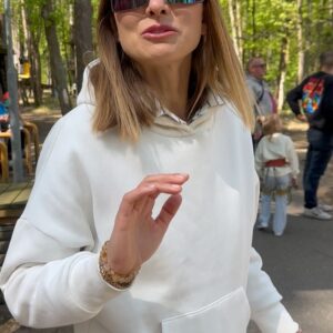 Joanna Moro Instagram - Majóweczka w Druskiennikach!!! 
Powietrze, przyroda, architektura, cisza, atrakcje - park wodny, linowy, śnieżny - po prostu cud nad Niemnem 😍🥰🫶

#druskienniki #stolicakultury #2025 #litwa #majowka