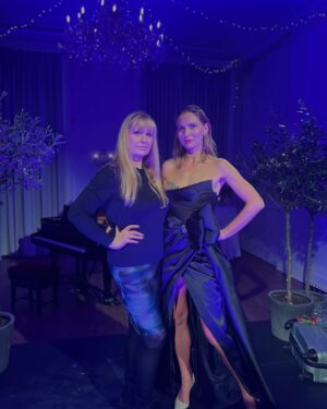 Joanna Moro Instagram - #londonstyle🇬🇧 

Teraz zapraszam na moje recitale „Ja z podróży” w Warszawie @scenametro 30 kwietnia i 11 maja i 25 maja Kocenrt z Okazji Dnia Mamy „Nie ma jak u mamy” w @centrumkulturylomianki 

#recital #joannamoro #londyn #jazpodróży #aktorkateatralna #aktorkawpodróży