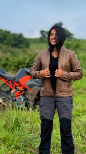 Joeann John Instagram - For all the riders who get it. This one’s for you ❤️

🎥 @arxnfilms