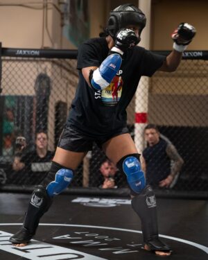 Joselyne Edwards Instagram - Let’s go 🔥🧘🏾‍♀️🔥🇵🇦 #ufckansascity April 26
.
.
.
@ninek_r 📸