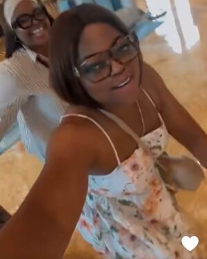 Juliana Olayode Instagram - What are the things desire in the month of May? May God give to you as you desire.

#Julianaolayode
#Godsfavoritebaby
#Godsbabygirlforlife
#Aprildump
#may
#happynewmonth