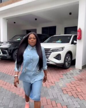 Juliana Olayode Instagram - We’re active mama @funkejenifaakindele One billion views loading!!!🥳🥳

Posted @withregram • @funkejenifaakindele Big news, guys! 💃 
#OmoghettoTheSaga is coming to YouTube this Saturday, May 10th!🔥 
Brace yourself for drama, suspense, and non-stop humour 😂😂. Don’t miss out! 

Subscribe to FAANtv YouTube channel and buckle up for massive fun! 🎉 
#OmoghettoTheSaga #FunkeAkindele #FunkeAkindeleNetwork #Faan