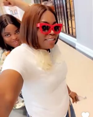 Juliana Olayode Instagram - Unplugged and unwinding with my Habibti @funkejenifaakindele 🤣❤️

Pick your favorite slide.

#Julianaolayode
#holiday 
#vacation