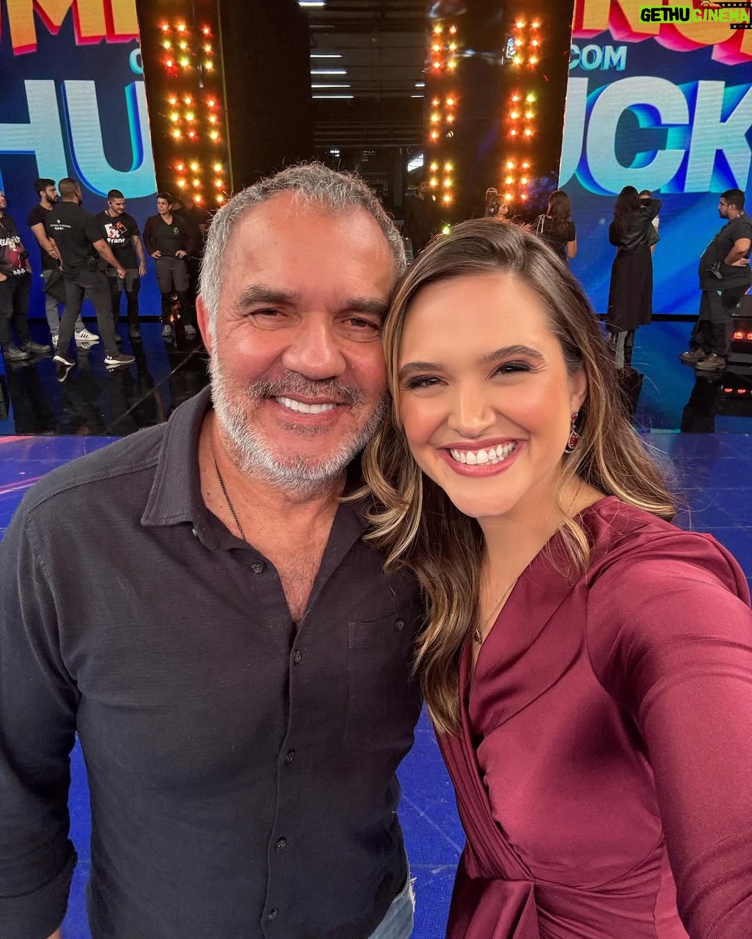 Juliana Paiva - 81.5K Likes - Esse domingo vai ser especial…além do dia das mães, teremos o @domingao e eu vou estar lá no quadro #Sexolandia debatendo as diferenças de pensamentos entre homens e mulheres! 
Já posso adiantar que o programa tá divertidíssimo, com altos debates, música boa e muita emoção! 
Não dá pra perder, né? “Entre nessa festaaa” 🎶🙌🏼💖📺💃🏻💫✨