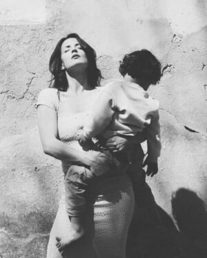 Julie Robert Instagram - “ et quelque part, en Corse, au fond d’un village, 
les yeux de Julie”
