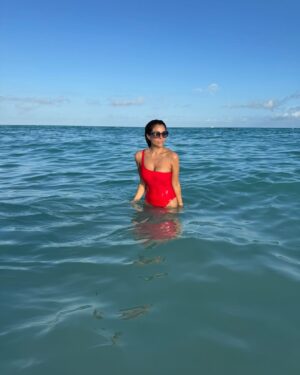 Julieta Ortega Instagram - 1/1/25 ✈️🌤️🌊🍩🚗