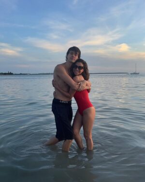Julieta Ortega Instagram - 1/1/25 ✈️🌤️🌊🍩🚗