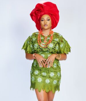 Jumoke Odetola Instagram - Meet Olori Kofoworola in Seven doors showing exclusively on NETFLIX 

YES!!!!!!!!!!!!!!!!!!!!! I am wearing my mummy’s priceless vintage lace❤️❤️❤️❤️❤️❤️❤️❤️❤️❤️❤️❤️❤️

 AFRICAN QUEEN : Olori Kofoworola in 7 doors series by the amazing filmmaker @femiadebayosalami 

Theme says: Vintage glam, so I glammed mama’s lace up. 
I got this classic vintage lace from my maama’s wardrobe & I picked the Christmas color🥰😀

Vintage is CLASSIC! RAW GOLD🥰

@lolarsfinesse beautifully designed this to perfection 

Mua @officialherbeysignature

Gele @gele_by_irawo

Beads @njuheightbeads

Photographer @dmtej_photography

#SevenDoors
#SevenDoorsOnNetflix 
#sevendoorspremiere