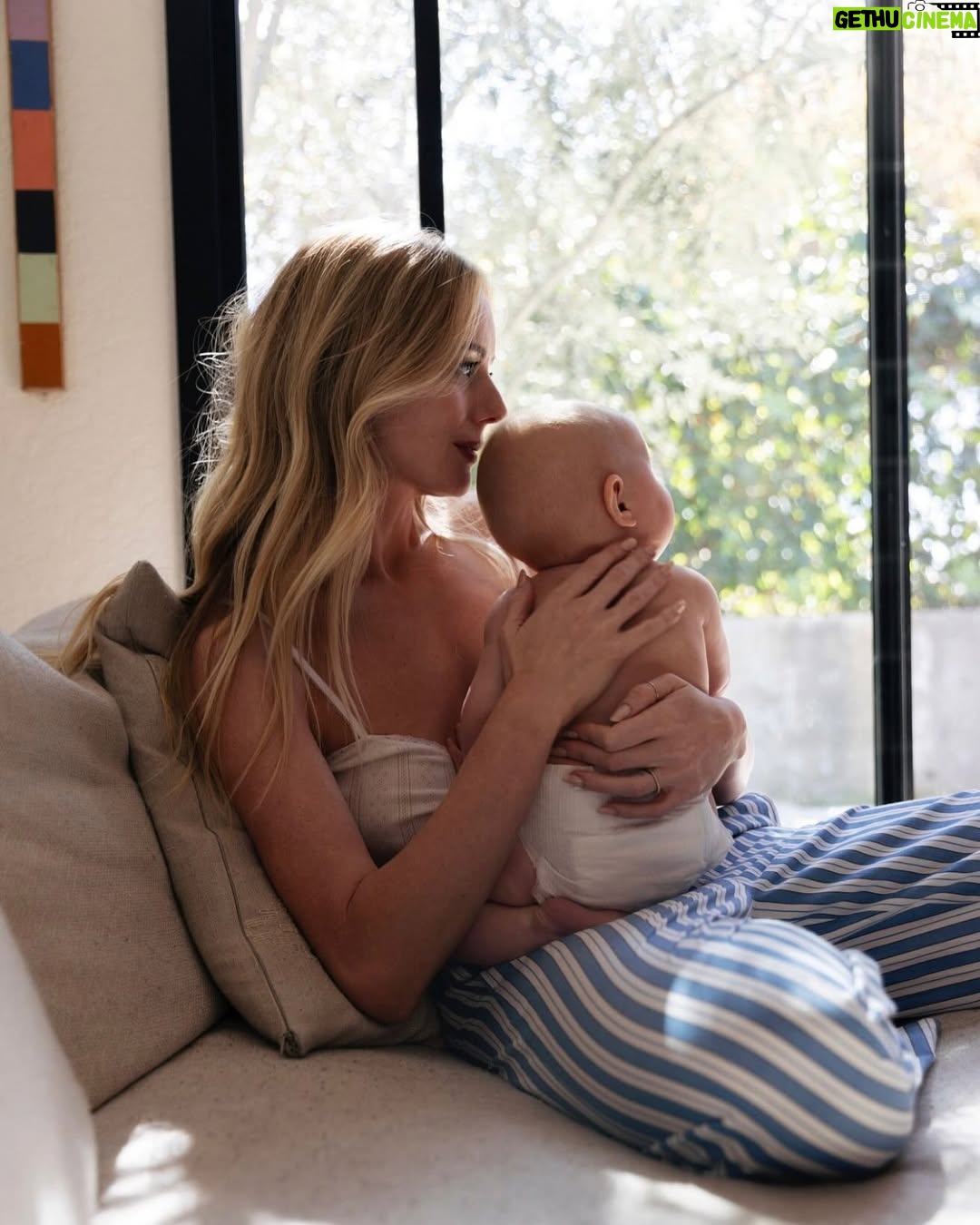 Justine Lupe - 15.8K Likes - Early motherhood journal with my little and @shopdoen 🌱💛 link in bio
Photos by @oliviamcdowell