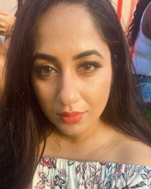 Jyothi Krishna Instagram - Anytime Is Party Time 💃🏻

#jyothikrishna #actress #malayalamcinema #malayali #mallu #influencer #party #partytime #music #nashville #nashvillemusic #usa #countrymusic #music #musiclovers #summerinnashville