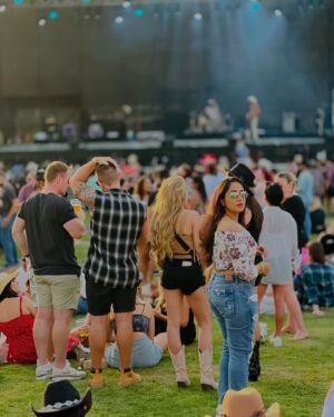 Jyothi Krishna Instagram - Summer in Nashville ❤️‍🔥 

#countrymusic #nashville #countrymusicfestival #usa #jyothikrishna #actress