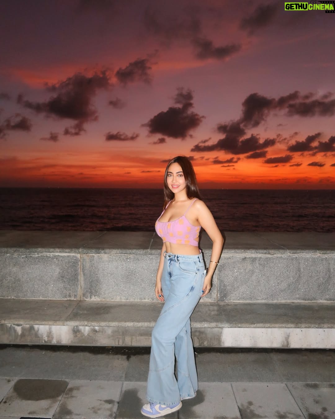 Kaashvi Hiranandani - 563.6K Likes - let’s watch the sunset together? 🌻 #kaashplays shot by @deomanish 
.
.
.
.
.
#mumbai #explore #bgmi #fyp #sunset #kaashvi #india #sunflower
