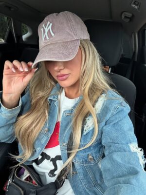 Kady Krambeer Instagram - Spotted: Our queen bee, @ktfischer195, trading the big D for the big apple. XOXO, you know we’ll miss you.