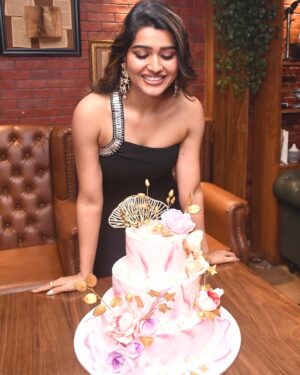 Kanak Pandey Instagram - Birthday night…!😍❤️