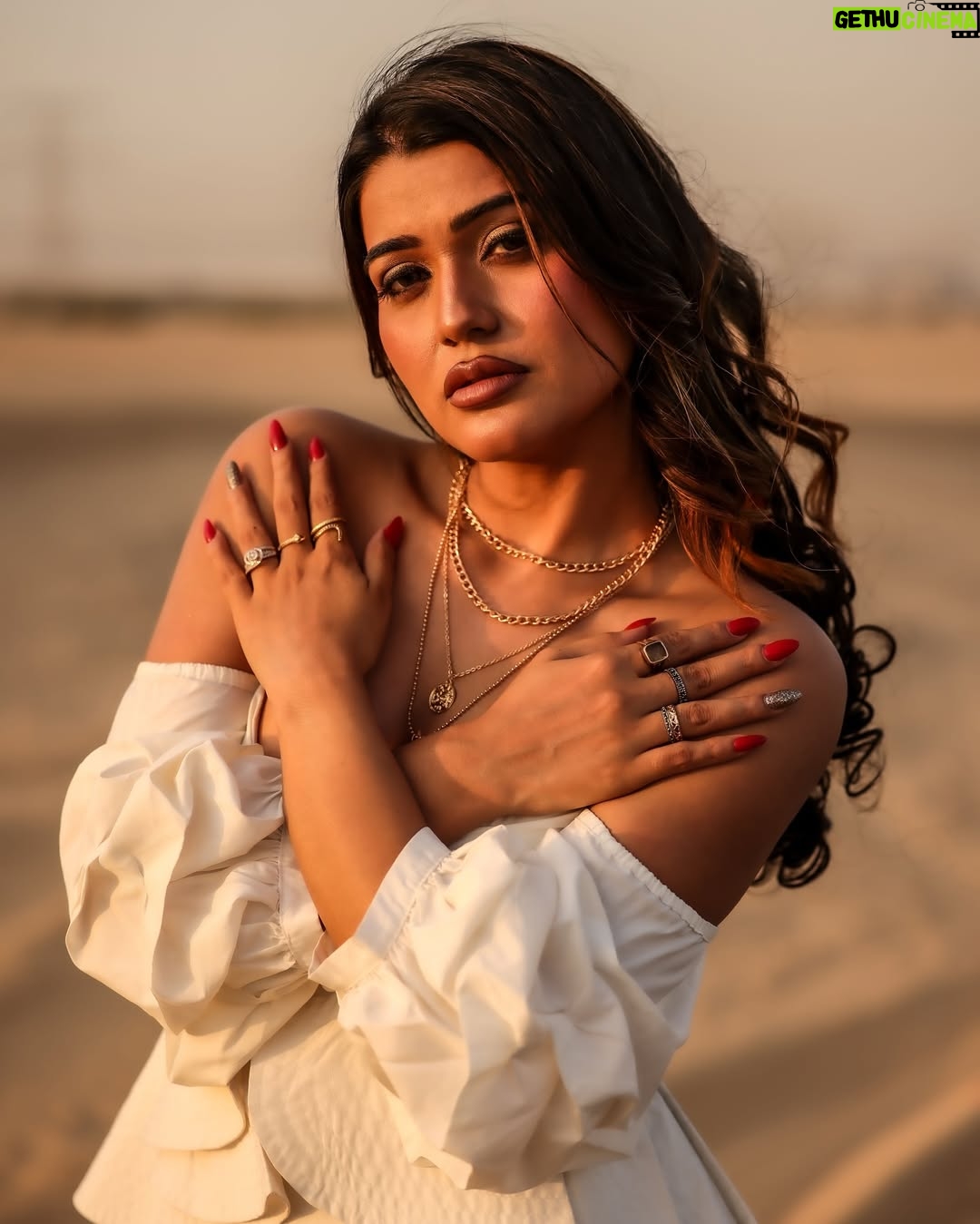 Kanak Pandey - 56K Likes - Confidence is the sexiest thing you can wear...!
.
.
.
.
#dubai🇦🇪 #mylife #myhome #fashion #babygirl