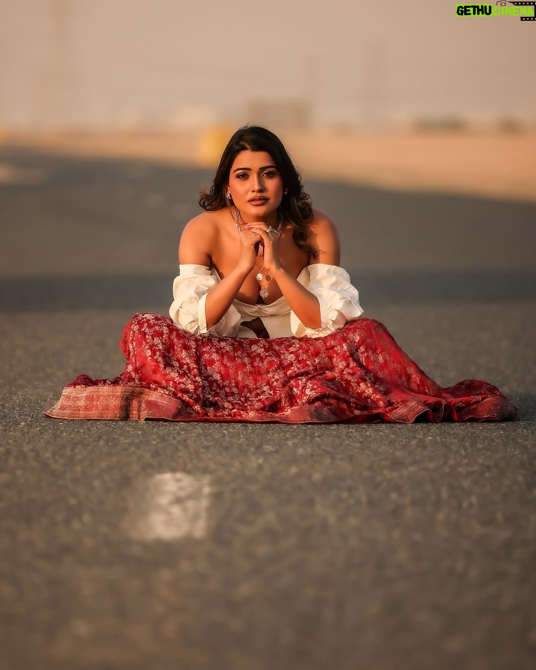 Kanak Pandey - 56K Likes - Confidence is the sexiest thing you can wear...!
.
.
.
.
#dubai🇦🇪 #mylife #myhome #fashion #babygirl