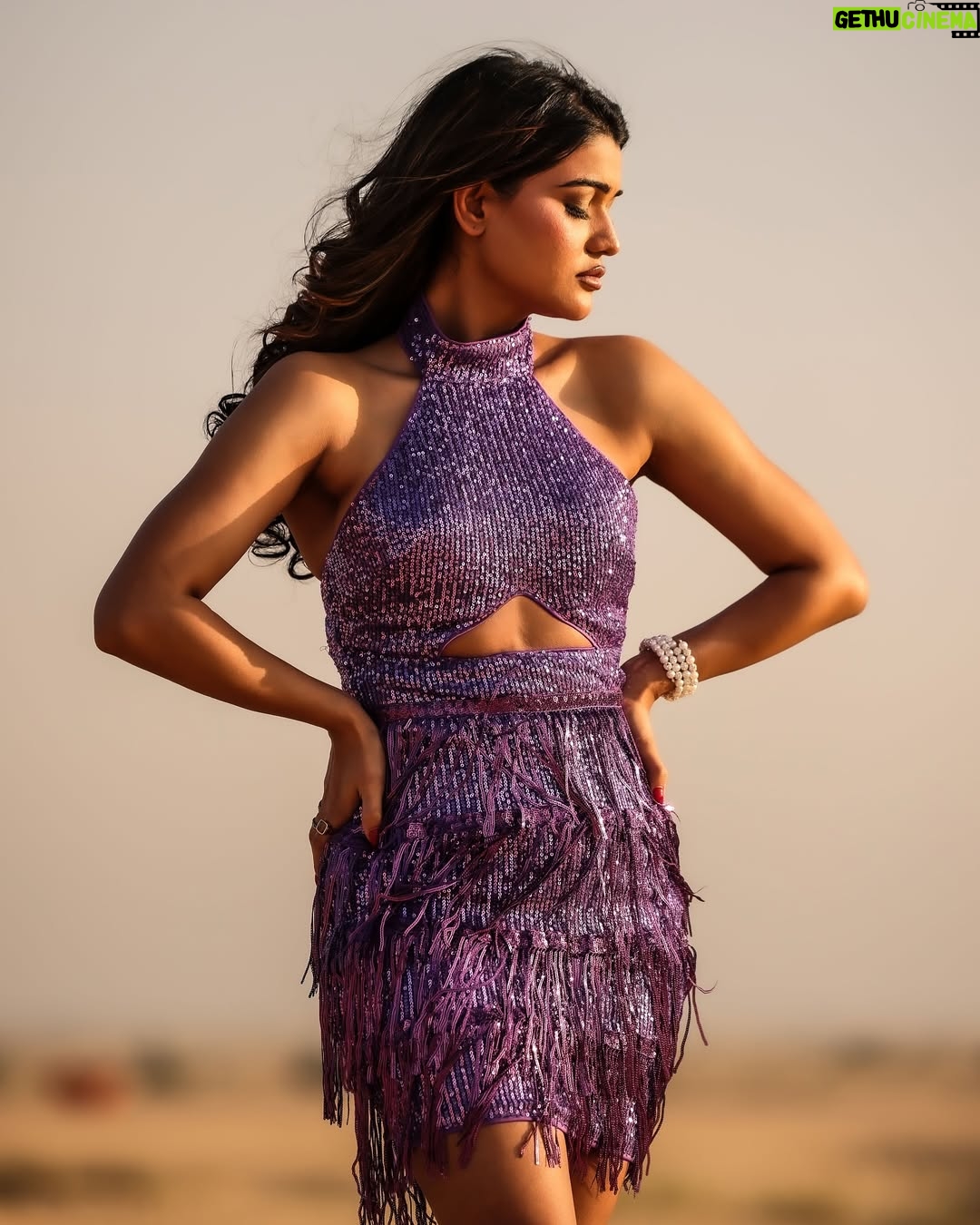 Kanak Pandey - 20.3K Likes - Too hot for the freezer, too sweet to resist.🤪😂
.
.
.
.
#kanakpandey #love #dubai🇦🇪 #dessert #desert #selflove