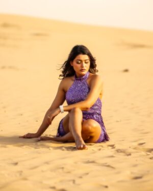 Kanak Pandey Instagram - Too hot for the freezer, too sweet to resist.🤪😂
.
.
.
.
#kanakpandey #love #dubai🇦🇪 #dessert #desert #selflove