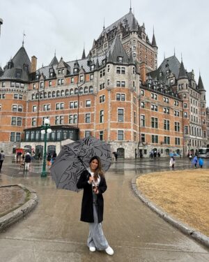 Karen Dejo Instagram - Quebec City - Château Frontenac - With my boys, I love them❤️