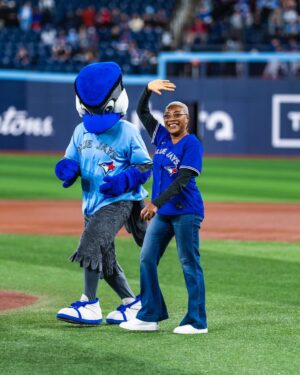Karen Robinson Instagram - Y’all - what even is my life??? Number eleventy seven thousand on Things I Didn’t Even Know I Had On My 🪣Bucket🪣 List!!!

Thank you ⚾️ @bluejays  for having li’l ol’ can’t-throw-can’t-catch me as your Ceremonial First Pitcher. No one important was maimed, and I did not humiliate myself, and adorbs @mason.fluharty took my acting notes and pitched like a champ, and WE WON!!!!🎉🎉🎉 (Y’all welcome😁)

Best of all - I got to hang with my @lawandorderto peeps - @kccollinsworld (and kid), @stephenacshinn (from @larkproductions ), and @alessiastaff and #kalestockwell (🙏🏽for taking such good care of us, @rogers ). *** @j_mcintyre5 missed my first pitch because 🍤🍱🍔, and I told him I was gonna tell EVERYBADDY!!!***

Finally, I showed up “jersey cute” because
💋 @lady_kerry
🧑🏼‍🦱@lorrij_texturedbeauty

🙏🏽🙏🏽🙏🏽⚾️🧢🇨🇦❤️🙏🏽🙏🏽🙏🏽