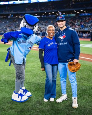 Karen Robinson Instagram - Y’all - what even is my life??? Number eleventy seven thousand on Things I Didn’t Even Know I Had On My 🪣Bucket🪣 List!!!

Thank you ⚾️ @bluejays  for having li’l ol’ can’t-throw-can’t-catch me as your Ceremonial First Pitcher. No one important was maimed, and I did not humiliate myself, and adorbs @mason.fluharty took my acting notes and pitched like a champ, and WE WON!!!!🎉🎉🎉 (Y’all welcome😁)

Best of all - I got to hang with my @lawandorderto peeps - @kccollinsworld (and kid), @stephenacshinn (from @larkproductions ), and @alessiastaff and #kalestockwell (🙏🏽for taking such good care of us, @rogers ). *** @j_mcintyre5 missed my first pitch because 🍤🍱🍔, and I told him I was gonna tell EVERYBADDY!!!***

Finally, I showed up “jersey cute” because
💋 @lady_kerry
🧑🏼‍🦱@lorrij_texturedbeauty

🙏🏽🙏🏽🙏🏽⚾️🧢🇨🇦❤️🙏🏽🙏🏽🙏🏽