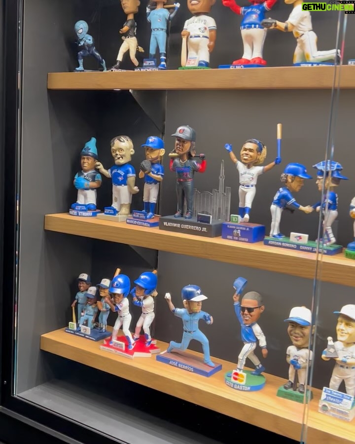 Karen Robinson - 4K Likes - Y’all - what even is my life??? Number eleventy seven thousand on Things I Didn’t Even Know I Had On My 🪣Bucket🪣 List!!!
Thank you ⚾️ @bluejays for having li’l ol’ can’t-throw-can’t-catch me as your Ceremonial First Pitcher. No one important was maimed, and I did not humiliate myself, and adorbs @mason.fluharty took my acting notes and pitched like a champ, and WE WON!!!!🎉🎉🎉 (Y’all welcome😁)
Best of all - I got to hang with my @lawandorderto peeps - @kccollinsworld (and kid), @stephenacshinn (from @larkproductions ), and @alessiastaff and #kalestockwell (🙏🏽for taking such good care of us, @rogers ). *** @j_mcintyre5 missed my first pitch because 🍤🍱🍔, and I told him I was gonna tell EVERYBADDY!!!***
Finally, I showed up “jersey cute” because
💋 @lady_kerry
🧑🏼🦱@lorrij_texturedbeauty
🙏🏽🙏🏽🙏🏽⚾️🧢🇨🇦❤️🙏🏽🙏🏽🙏🏽