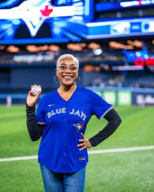 Karen Robinson Instagram - Y’all - what even is my life??? Number eleventy seven thousand on Things I Didn’t Even Know I Had On My 🪣Bucket🪣 List!!!

Thank you ⚾️ @bluejays  for having li’l ol’ can’t-throw-can’t-catch me as your Ceremonial First Pitcher. No one important was maimed, and I did not humiliate myself, and adorbs @mason.fluharty took my acting notes and pitched like a champ, and WE WON!!!!🎉🎉🎉 (Y’all welcome😁)

Best of all - I got to hang with my @lawandorderto peeps - @kccollinsworld (and kid), @stephenacshinn (from @larkproductions ), and @alessiastaff and #kalestockwell (🙏🏽for taking such good care of us, @rogers ). *** @j_mcintyre5 missed my first pitch because 🍤🍱🍔, and I told him I was gonna tell EVERYBADDY!!!***

Finally, I showed up “jersey cute” because
💋 @lady_kerry
🧑🏼‍🦱@lorrij_texturedbeauty

🙏🏽🙏🏽🙏🏽⚾️🧢🇨🇦❤️🙏🏽🙏🏽🙏🏽