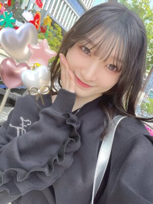 Karin Miyamoto Instagram - ♡

💚💜

#あかりんか
#カフェ
#お洋服見てきた