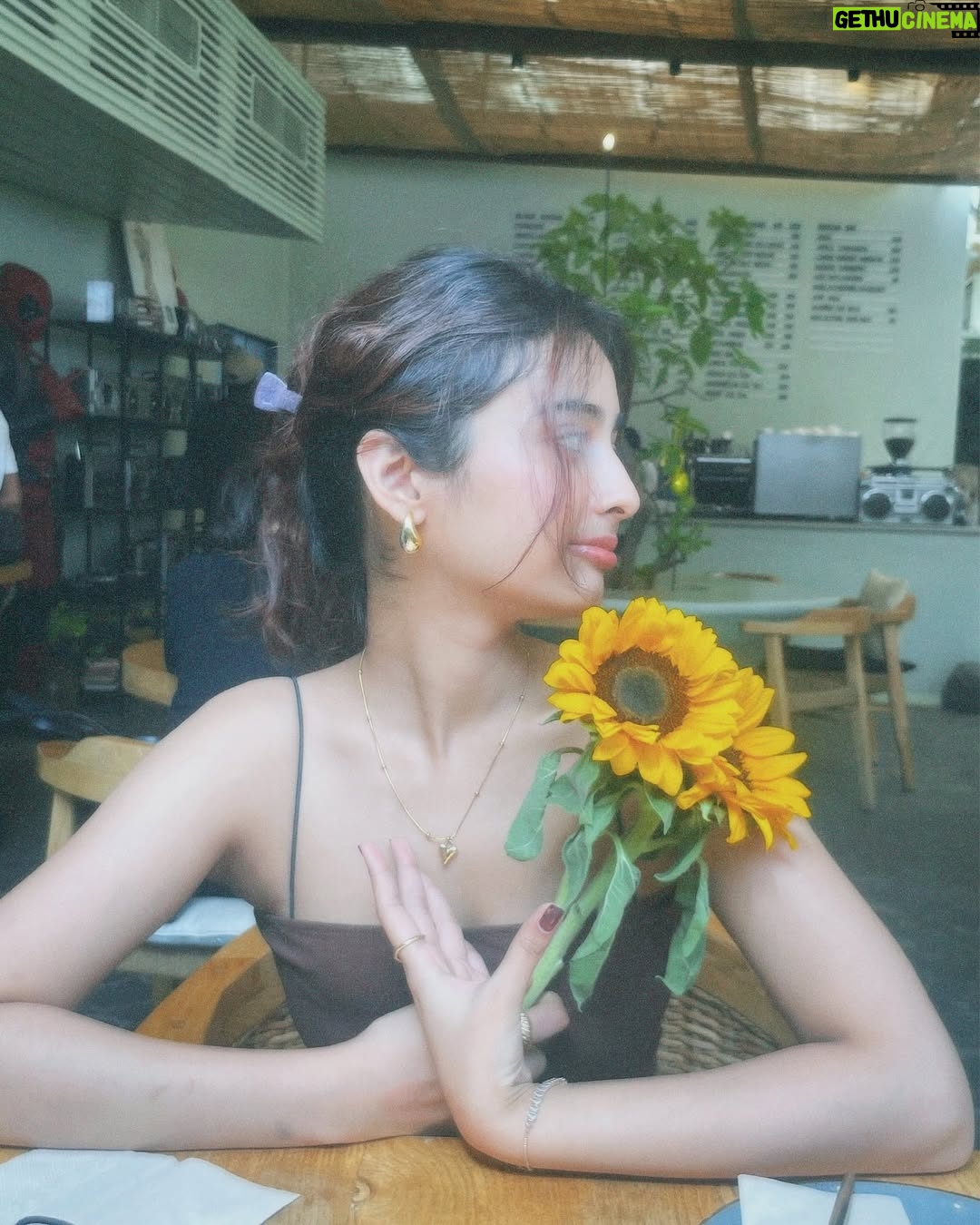 Kasak Singh - 6.6K Likes - im so in love with
#explore #fyp #littlebaby #flowers #cafe #explorepage✨
