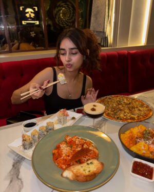 Kasak Singh Instagram - Yumdump🍽️🍣

#explore #fyp