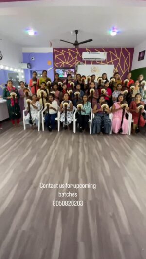 Kaveri Bagalkote Instagram - ❤️

#kaveribagalkote #makeupartist #kannada #love #trending #makeup