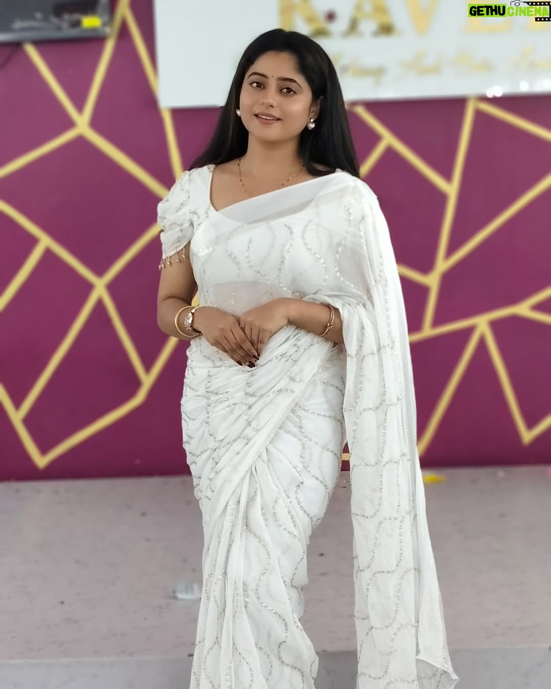 Kaveri Bagalkote - 9.1K Likes - 🤍✨
#kaveribagalkote
Saree from : @anulucky_collections