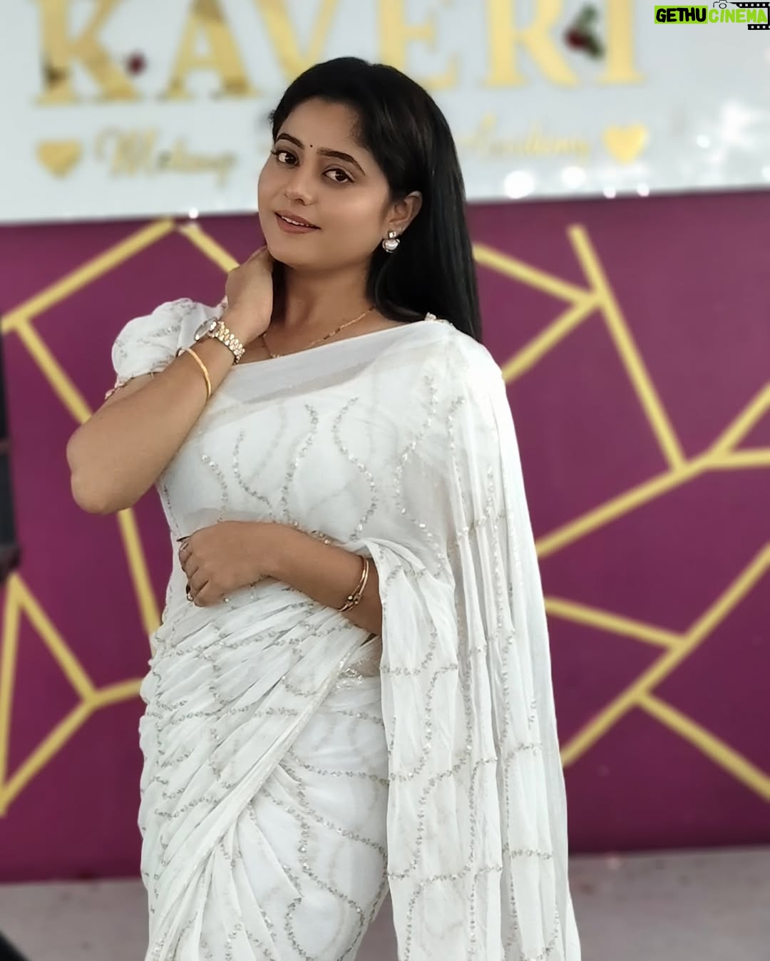 Kaveri Bagalkote - 9.1K Likes - 🤍✨
#kaveribagalkote
Saree from : @anulucky_collections