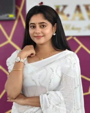 Kaveri Bagalkote Instagram - 🤍✨

#kaveribagalkote

Saree from : @anulucky_collections