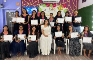 Kaveri Bagalkote Instagram - Congratulations my dear students for completing the internship 💐🥰
All the very best ❤️

#kaveribagalkote