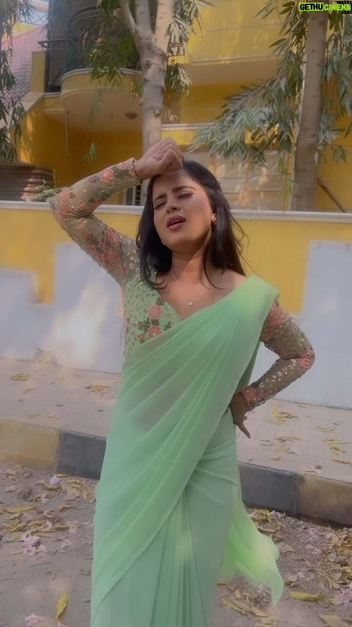 Kavyashree Gowda - 189K Likes - Troll agutte song 𤩠@nimmaupendra sir šš
@kavyashree_gowda_official
.
.
.
.
.
.
Saree : @rathamdesignstudio
#trollagutte #treanding #new #k #kavyashreegowda