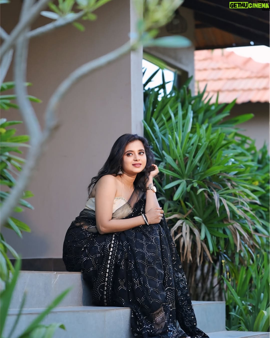 Kavyashree Gowda - 15.5K Likes - Don’t follow a trend. Follow your ❤️
.
.
PC : @lens__crafts
.
Designer : @dt_bridalstudio
.
.
#kavyashreegowda #kavyashreegowdaofficial #k #k❤️ #gowri #ksg #mgm