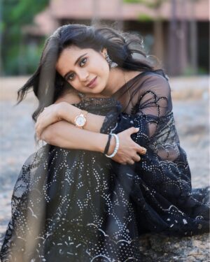 Kavyashree Gowda Instagram - 🖤✨
.
PC : @lens__crafts 
.
Attire : @dt_bridalstudio 
.
#kavyashregowda #kavyashreeofficial #k #ksg #gowri 
.