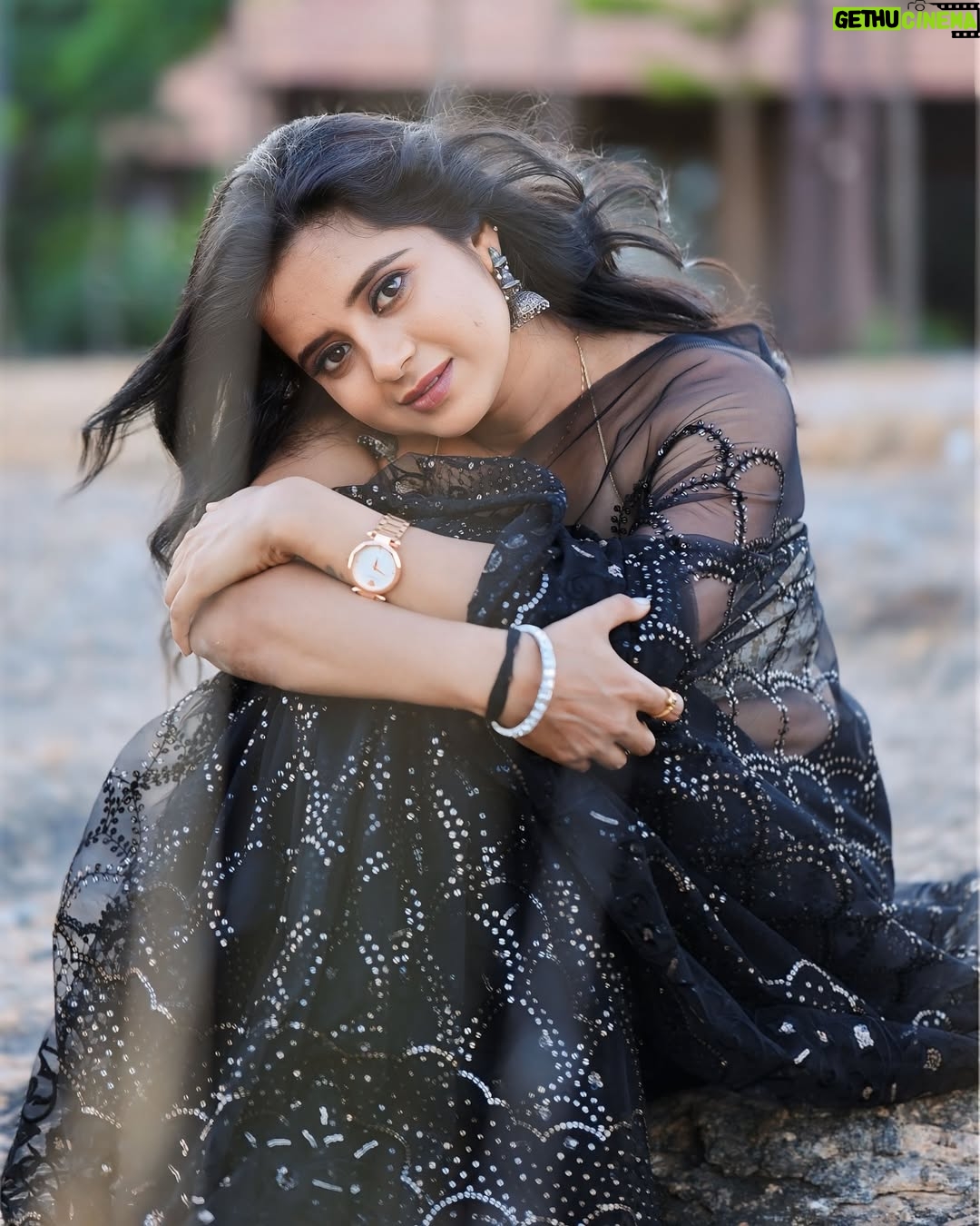 Kavyashree Gowda - 11.3K Likes - 🖤✨
.
PC : @lens__crafts
.
Attire : @dt_bridalstudio
.
#kavyashregowda #kavyashreeofficial #k #ksg #gowri
.