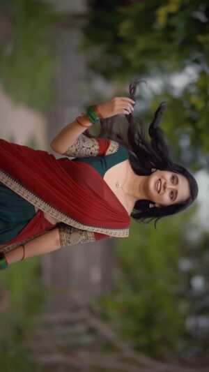 Kavyashree Gowda Instagram - Be your own version to smile ❤️✨🧿 
@kavyashree_gowda_official 
.
.
 VC : @lens__crafts 😍 
. 
Designer : @dt_bridalstudio 
Mua : @harshithahairandmakeup 
Hair : @hair_by_chandu 
.
.
.
#kavyashreegowdaofficial #k #kavya #mgm #mangalagowri #karnataka #actress #shalala #tamilsong